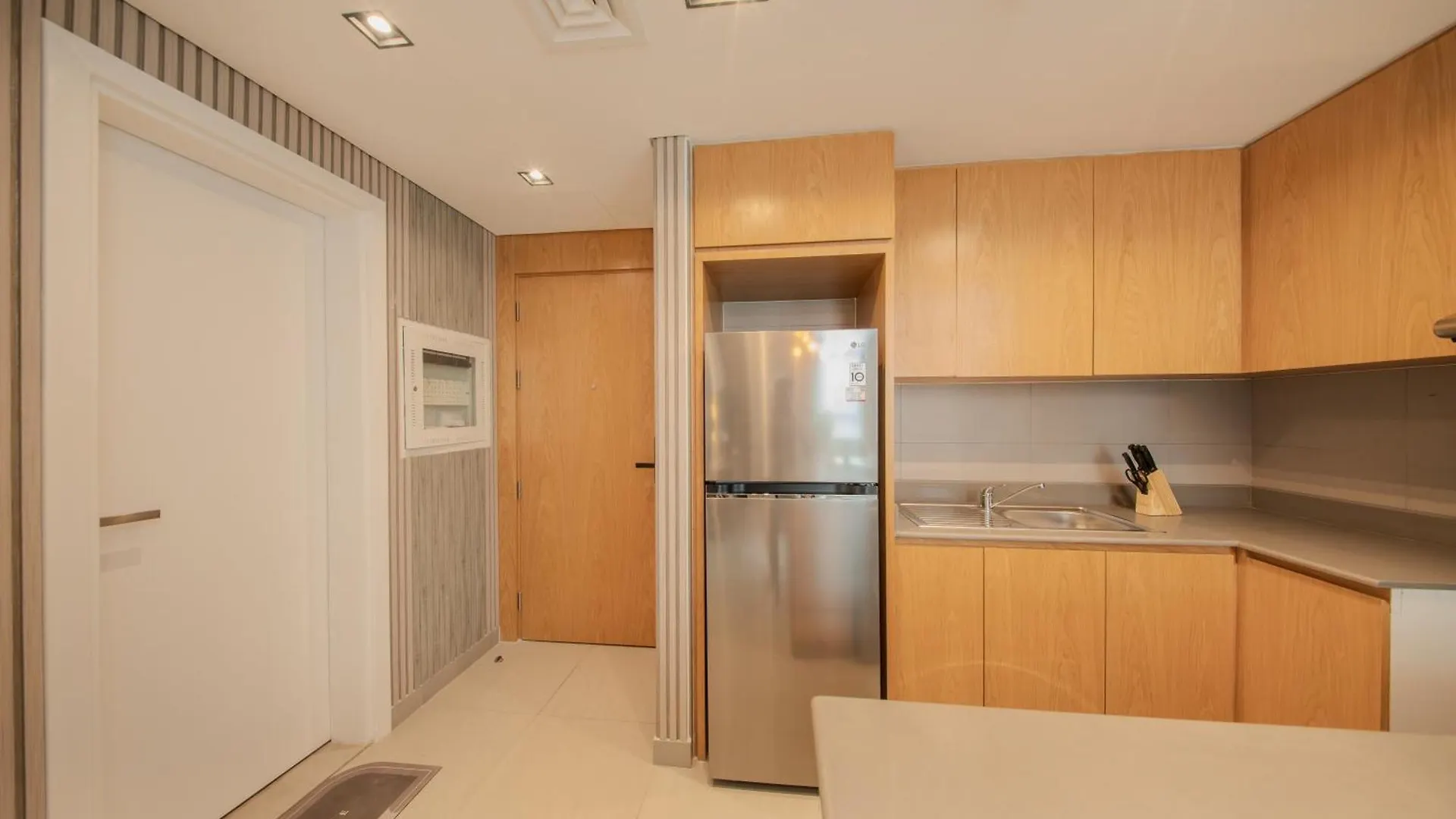 1Bhk Elegant Apartment - The Artist Home Шарджа 0*,  ОАЭ