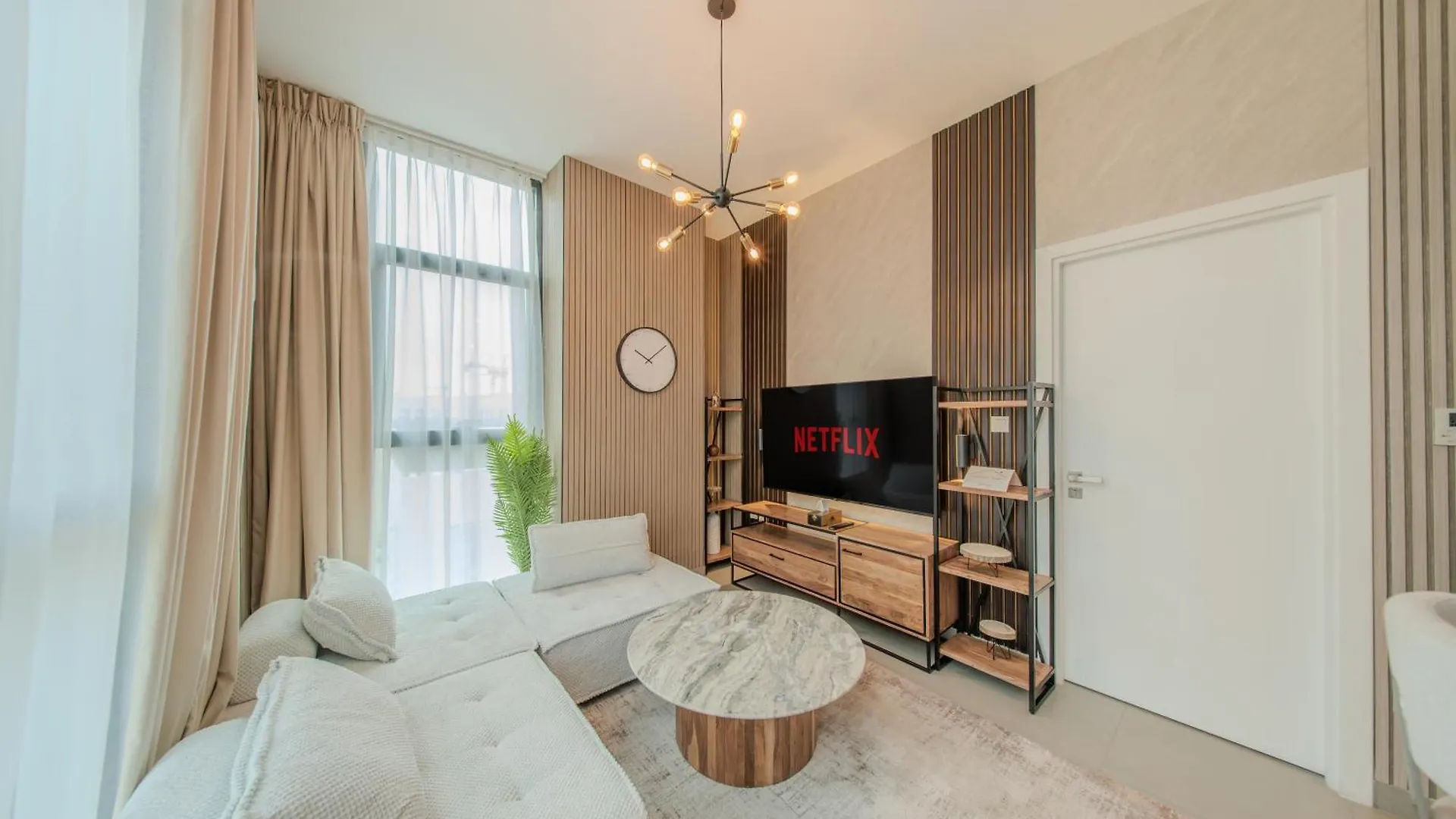1Bhk Elegant Apartment - The Artist Home Шарджа