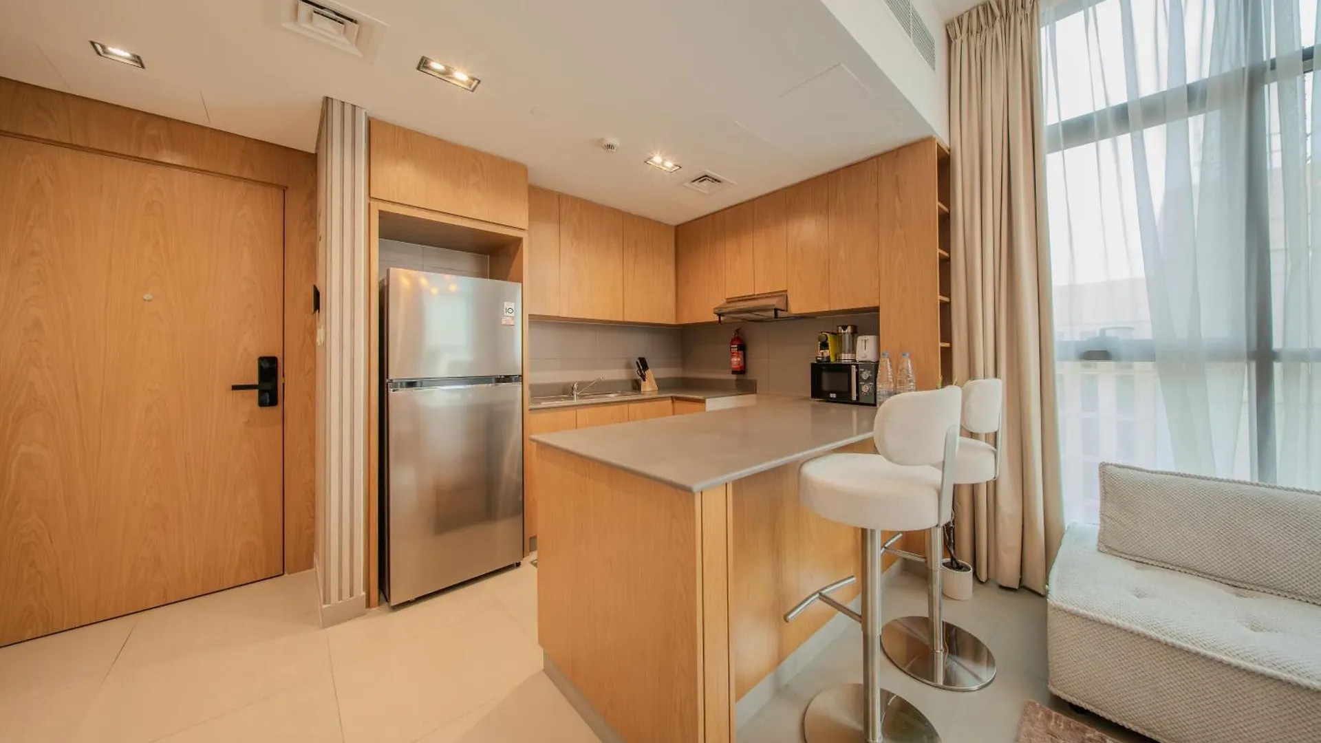 1Bhk Elegant Apartment - The Artist Home Шарджа