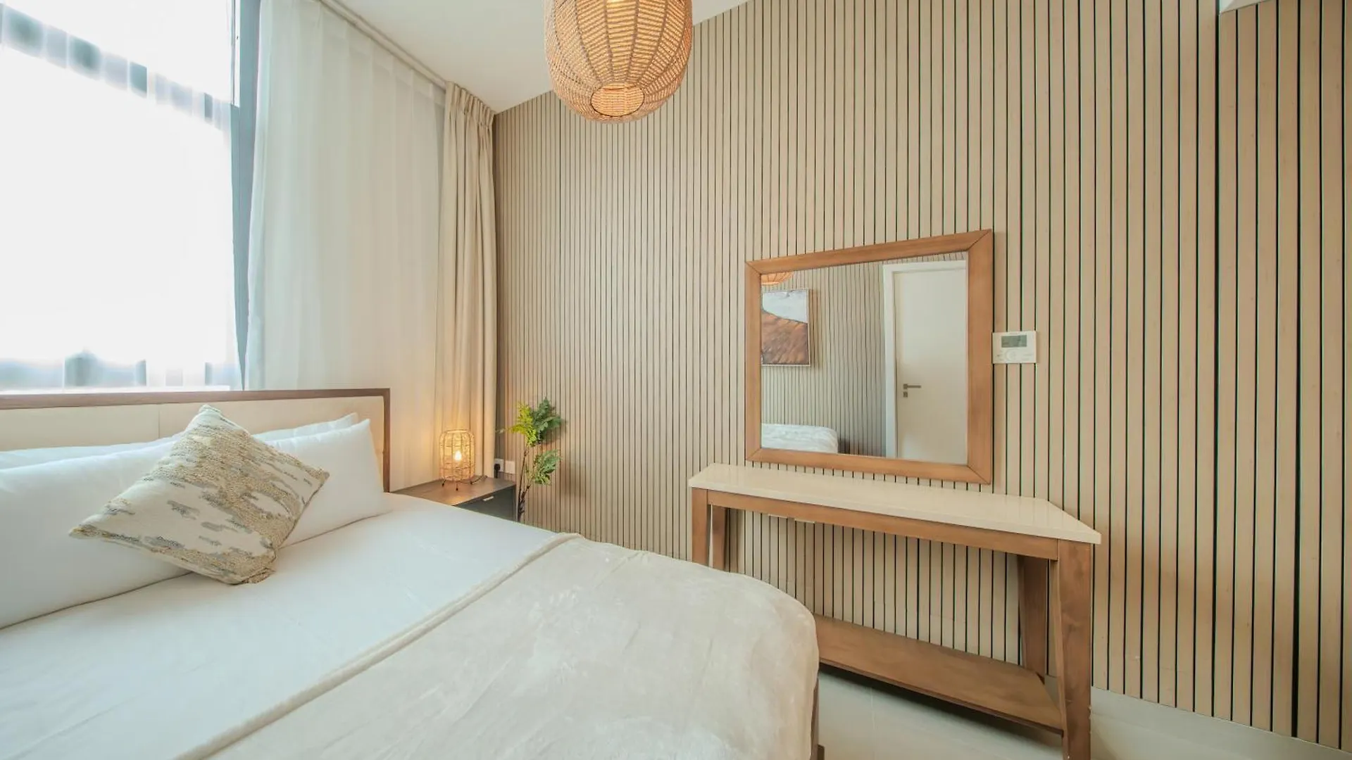 1Bhk Elegant Apartment - The Artist Home Шарджа 0*,