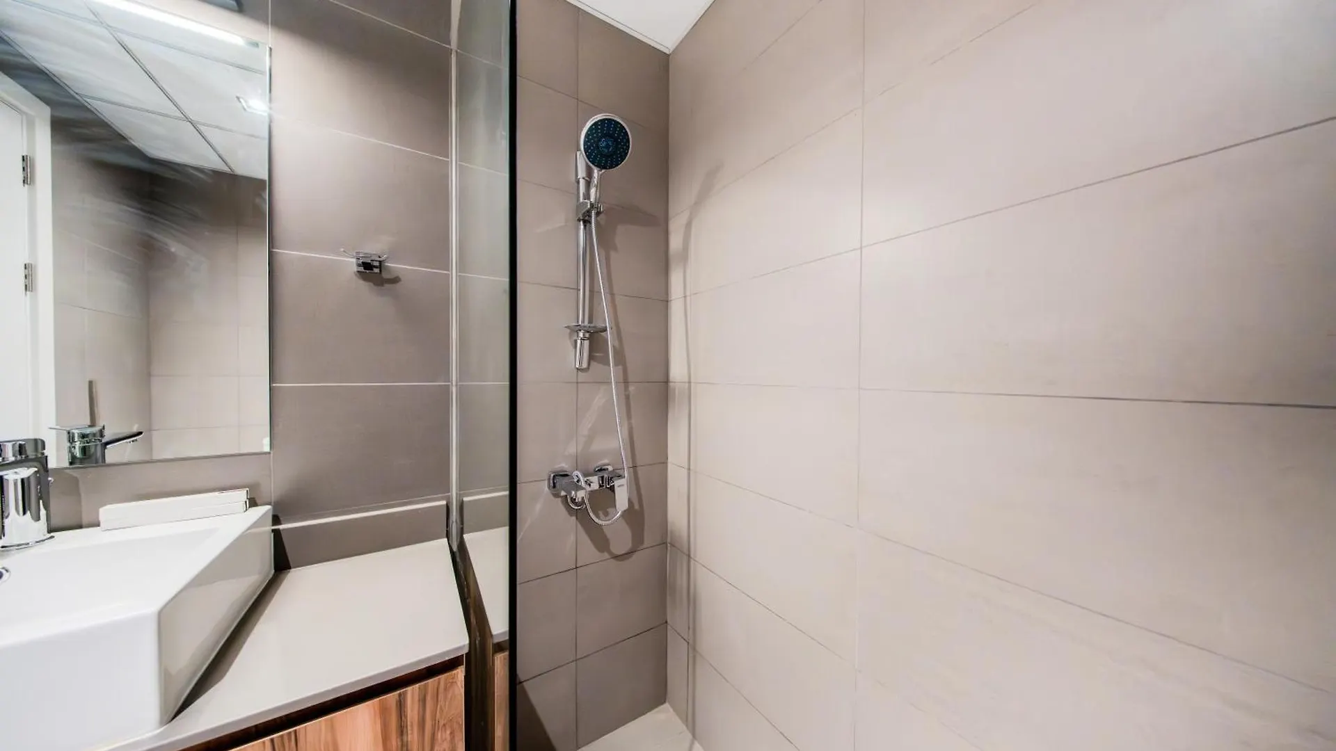 1Bhk Elegant Apartment - The Artist Home Sharjah